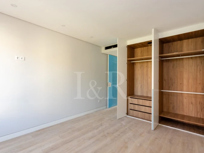 Apartamento T3 para Venda em Carcavelos e Parede Foto 10