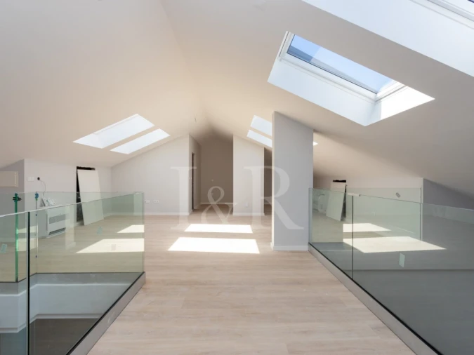 Apartamento T3 para Venda em Carcavelos e Parede Foto 5