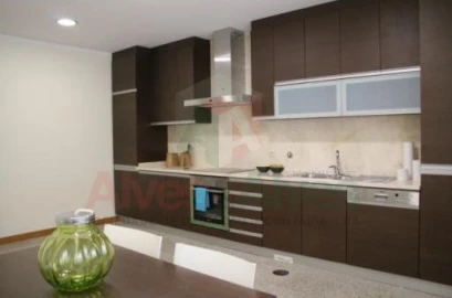 Moradia T4 para Venda em São Pedro Fins