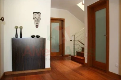 Moradia T4 para Venda em São Pedro Fins