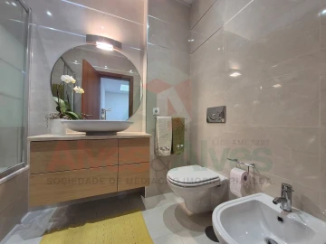 Moradia T4 para Venda em São Pedro Fins