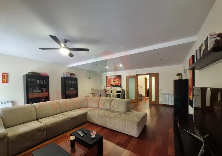 Moradia T4 para Venda em São Pedro Fins Foto 3