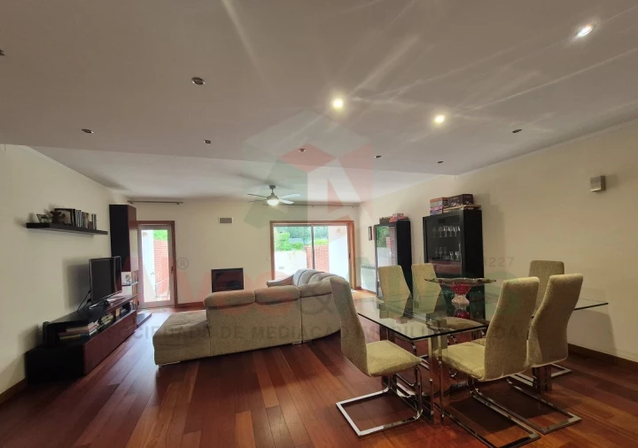 Moradia T4 para Venda em São Pedro Fins Foto 2