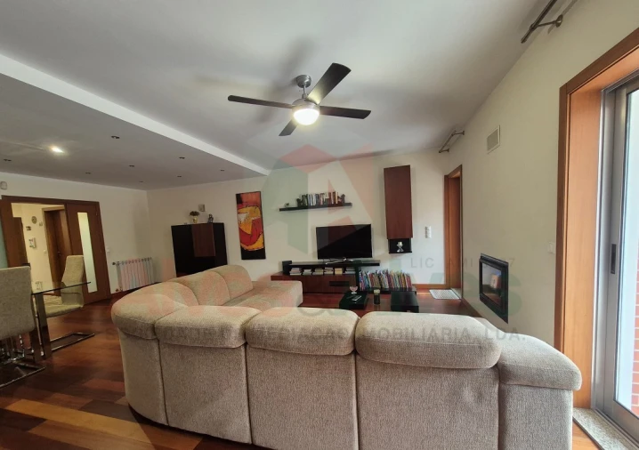 Moradia T4 para Venda em São Pedro Fins Foto 4