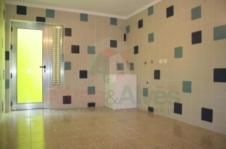 Moradia T4 para Venda em São Pedro Fins Foto 24