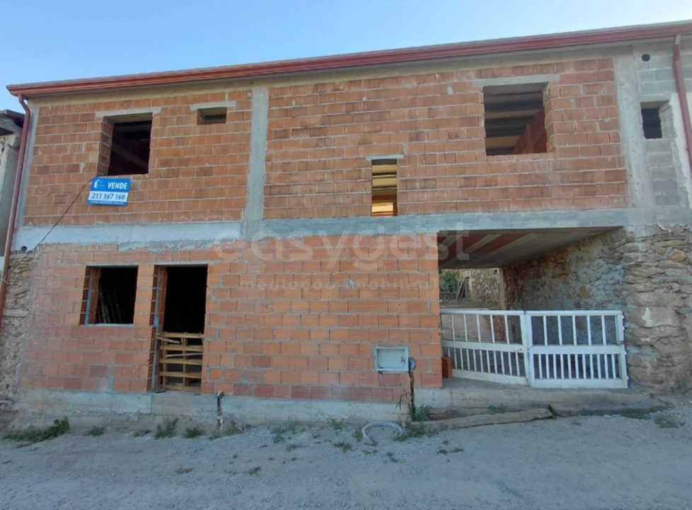 Moradia T4 para Venda em Vilarinho dos Galegos e Ventozelo Foto 1