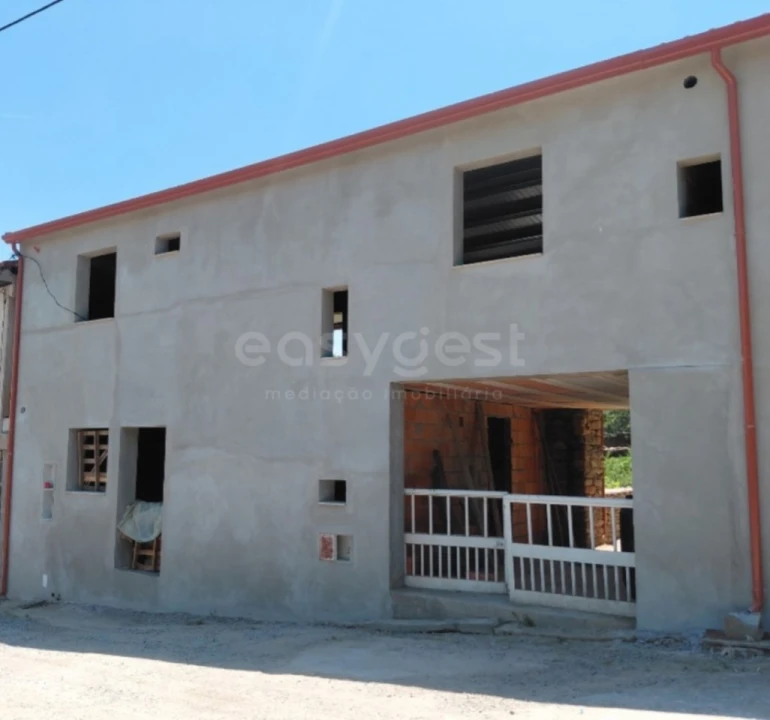 Moradia T4 para Venda em Vilarinho dos Galegos e Ventozelo Foto 1