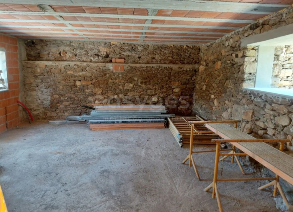 Moradia T4 para Venda em Vilarinho dos Galegos e Ventozelo Foto 8