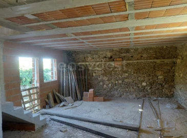 Moradia T4 para Venda em Vilarinho dos Galegos e Ventozelo