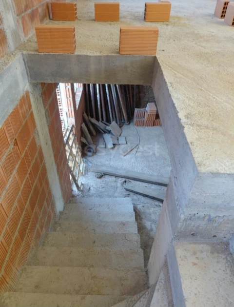 Moradia T4 para Venda em Vilarinho dos Galegos e Ventozelo