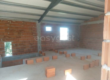 Moradia T4 para Venda em Vilarinho dos Galegos e Ventozelo