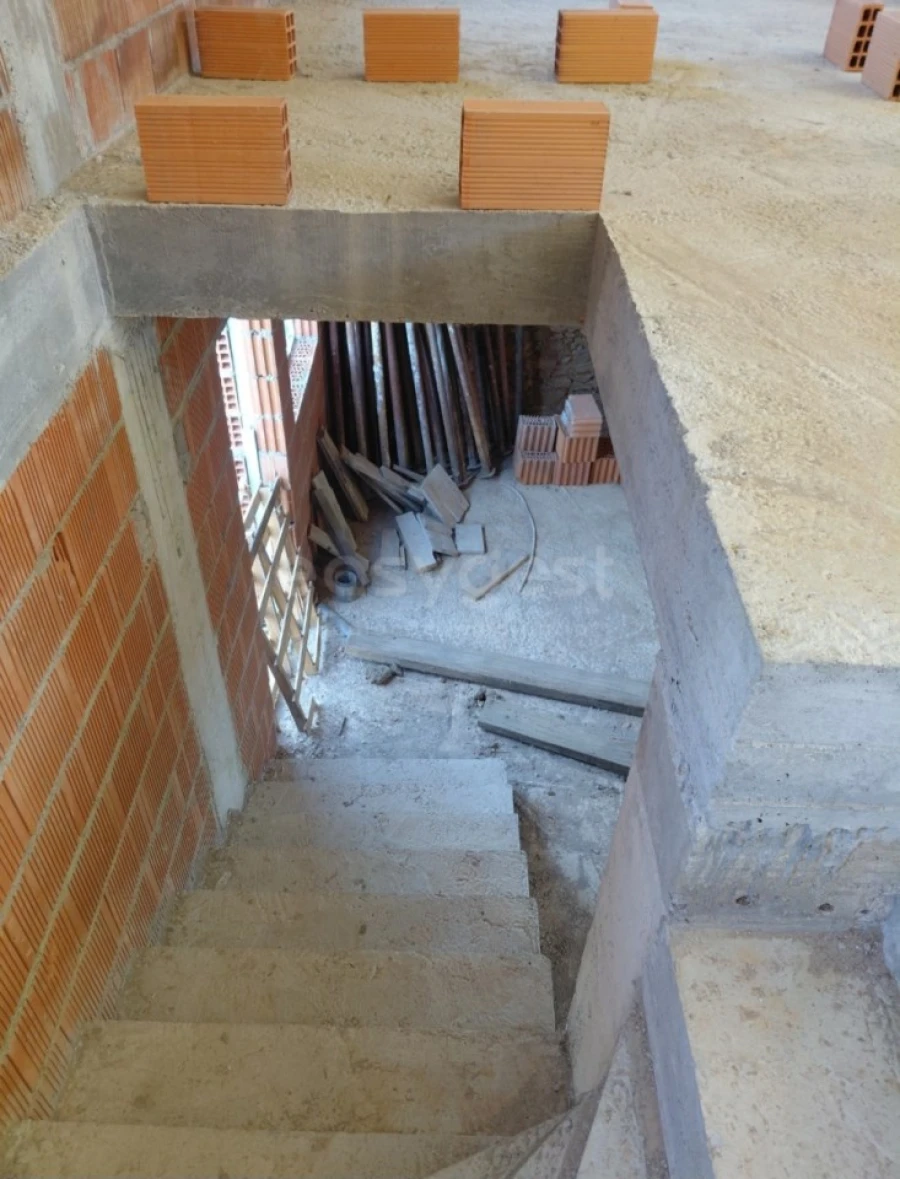 Moradia T4 para Venda em Vilarinho dos Galegos e Ventozelo Foto 6