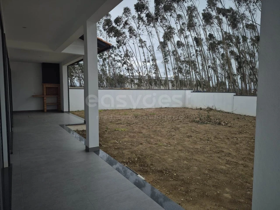 Moradia T3 para Venda em Santa Eufémia e Boa Vista Foto 12