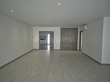 Moradia T3 para Venda em Santa Eufémia e Boa Vista