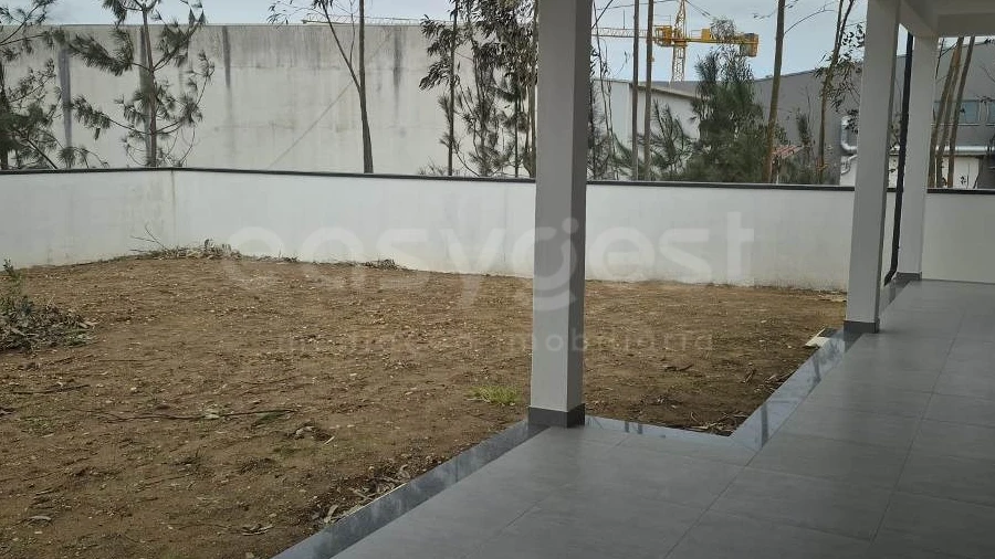 Moradia T3 para Venda em Santa Eufémia e Boa Vista