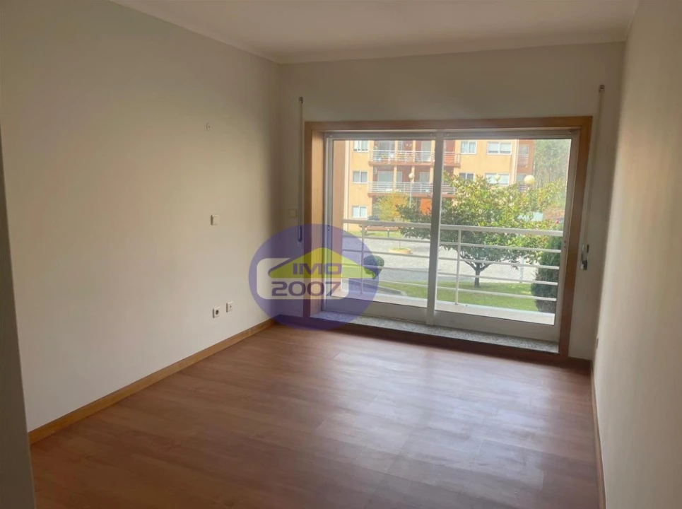 Apartamento T2 para Venda em Canelas Foto 11