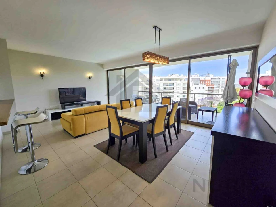 Apartamento T2 para Arrendamento em Portimão Foto 3