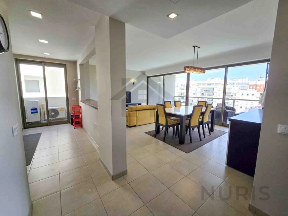 Apartamento T2 para Arrendamento em Portimão Foto 14