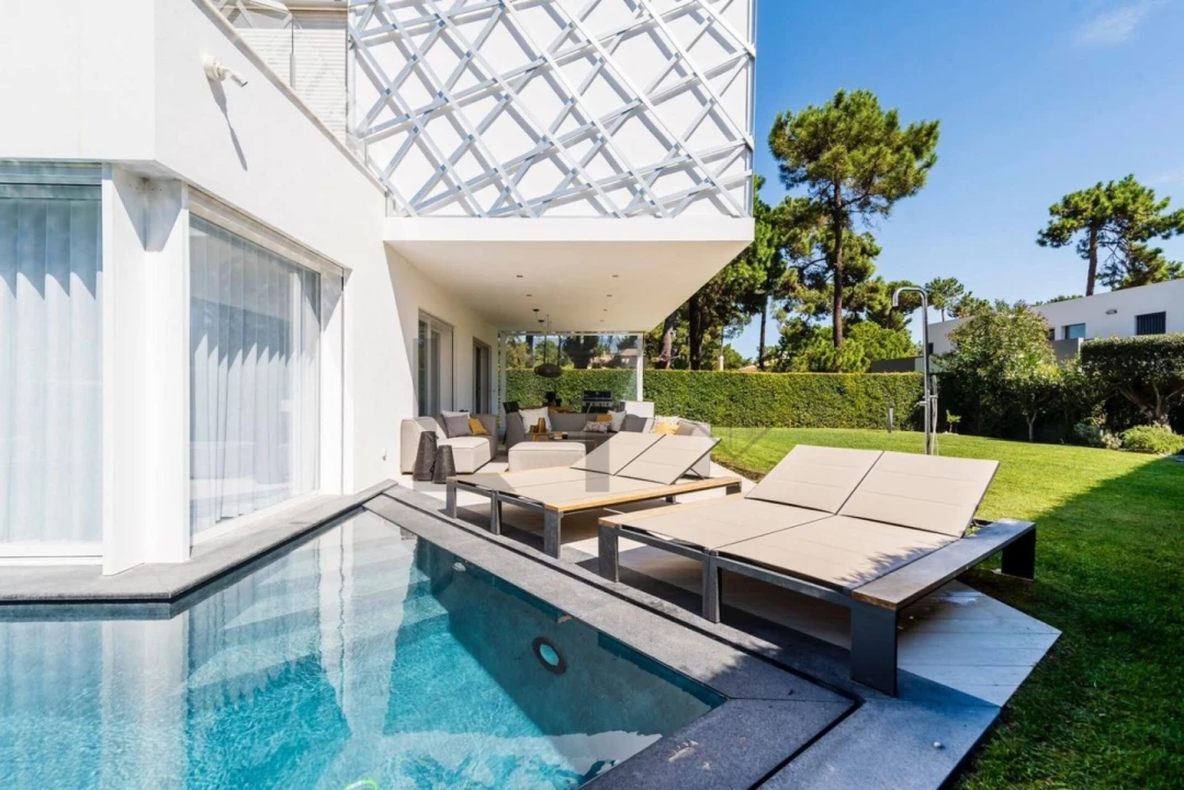 Moradia T4 para Arrendamento em Charneca de Caparica e Sobreda Foto 2