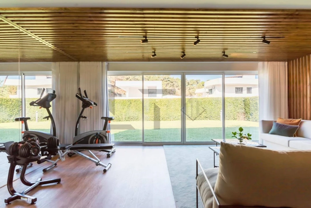 Moradia T4 para Arrendamento em Charneca de Caparica e Sobreda Foto 11