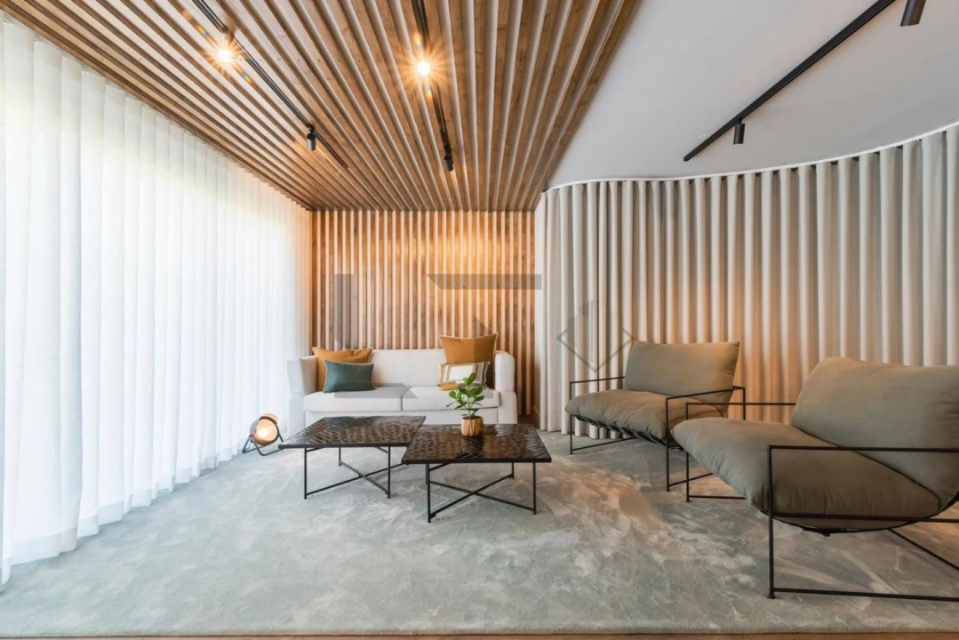 Moradia T4 para Arrendamento em Charneca de Caparica e Sobreda Foto 12