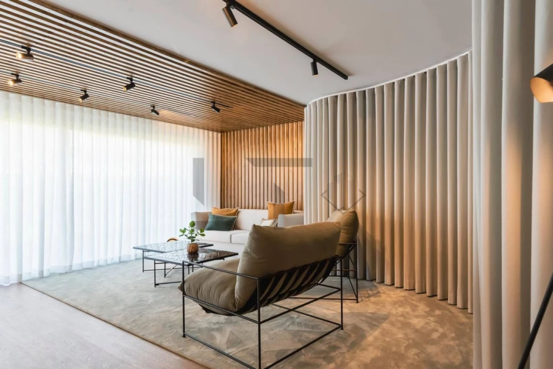 Moradia T4 para Arrendamento em Charneca de Caparica e Sobreda Foto 13