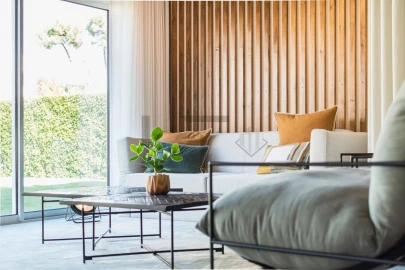 Moradia T4 para Arrendamento em Charneca de Caparica e Sobreda