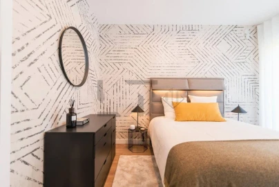 Moradia T4 para Arrendamento em Charneca de Caparica e Sobreda