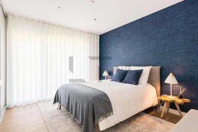 Moradia T4 para Arrendamento em Charneca de Caparica e Sobreda