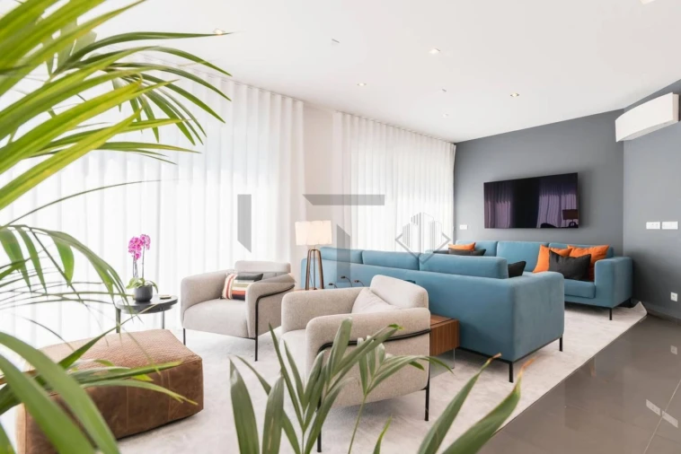 Moradia T4 para Arrendamento em Charneca de Caparica e Sobreda Foto 8