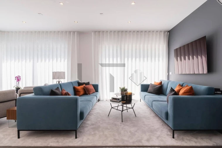 Moradia T4 para Arrendamento em Charneca de Caparica e Sobreda Foto 10