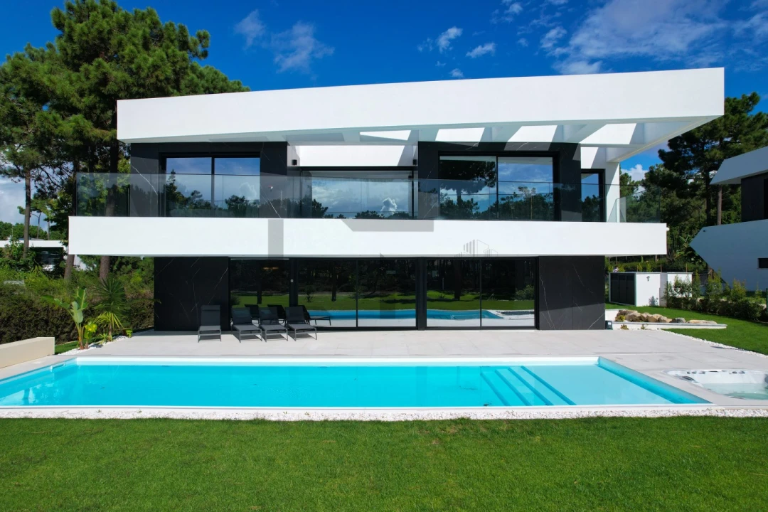 Moradia T4 para Arrendamento em Charneca de Caparica e Sobreda Foto 7