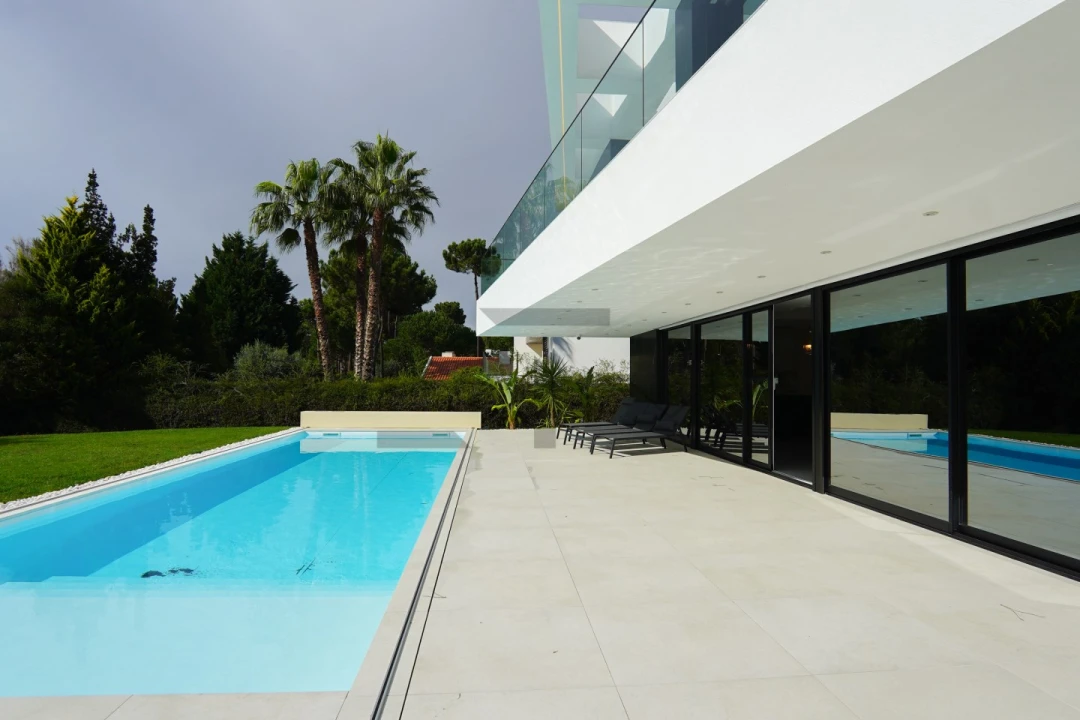 Moradia T4 para Arrendamento em Charneca de Caparica e Sobreda Foto 36