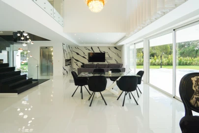 Moradia T4 para Arrendamento em Charneca de Caparica e Sobreda