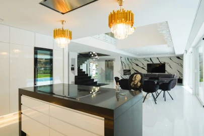 Moradia T4 para Arrendamento em Charneca de Caparica e Sobreda