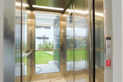 Moradia T4 para Arrendamento em Charneca de Caparica e Sobreda