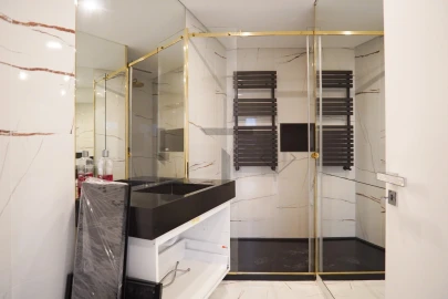 Moradia T4 para Arrendamento em Charneca de Caparica e Sobreda