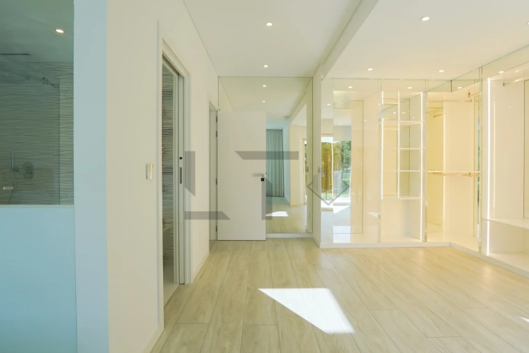 Moradia T4 para Arrendamento em Charneca de Caparica e Sobreda Foto 47