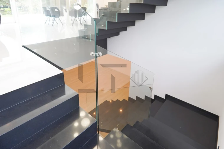 Moradia T4 para Arrendamento em Charneca de Caparica e Sobreda Foto 71