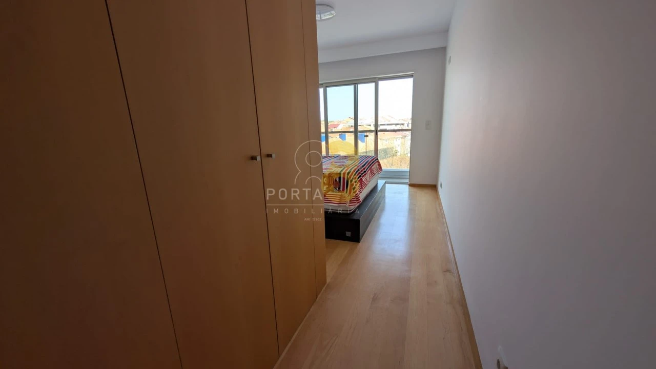 Apartamento T4 para Arrendamento em Mafamude e Vilar do Paraíso Foto 8