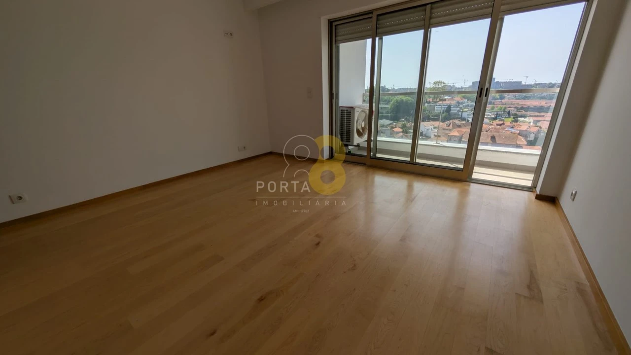 Apartamento T4 para Arrendamento em Mafamude e Vilar do Paraíso Foto 15