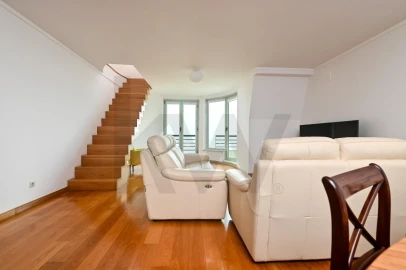 Apartamento T3 para Venda em Oeiras e São Julião da Barra, Paço de Arcos e Caxias