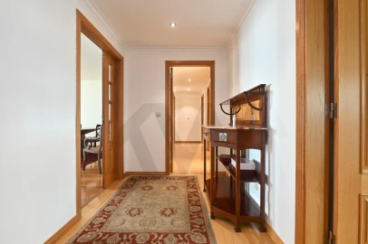 Apartamento T3 para Venda em Oeiras e São Julião da Barra, Paço de Arcos e Caxias
