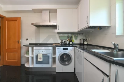 Apartamento T3 para Venda em Oeiras e São Julião da Barra, Paço de Arcos e Caxias