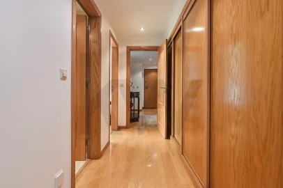 Apartamento T3 para Venda em Oeiras e São Julião da Barra, Paço de Arcos e Caxias