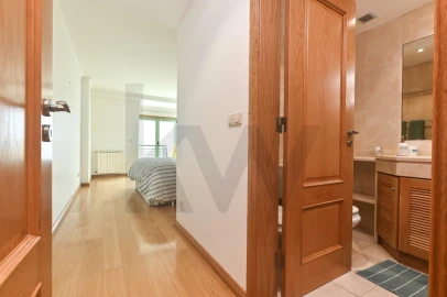 Apartamento T3 para Venda em Oeiras e São Julião da Barra, Paço de Arcos e Caxias
