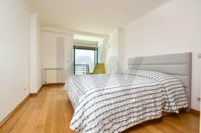 Apartamento T3 para Venda em Oeiras e São Julião da Barra, Paço de Arcos e Caxias