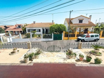 Moradia T4 para Venda em Vale de Cavalos