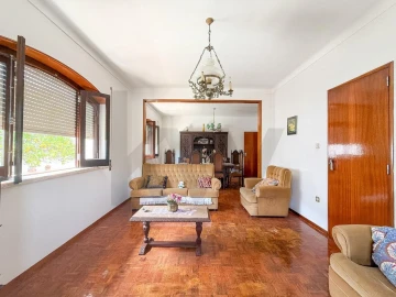 Moradia T4 para Venda em Vale de Cavalos