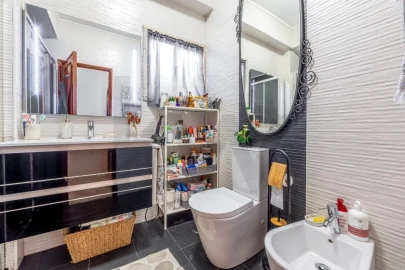 Apartamento T3 para Venda em Ramada e Caneças